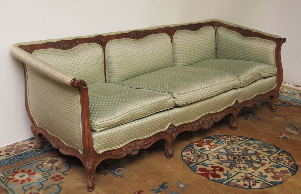 19TH CENTURY FRENCH CARVED SOFA  1490ee