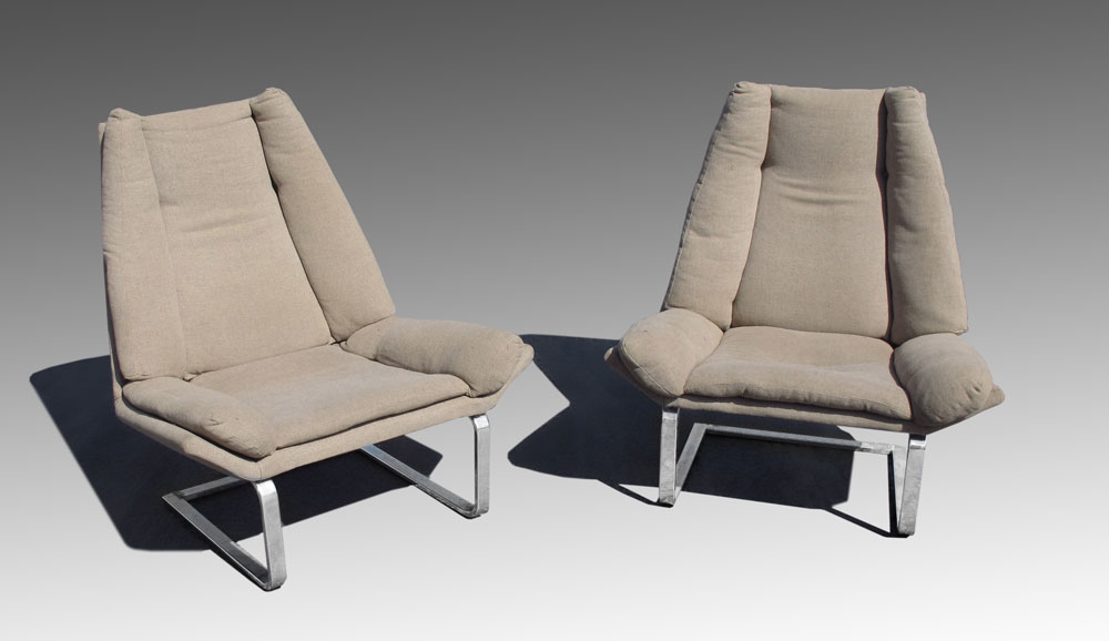 PAIR OF MID CENTURY DESIGNER CHAIRS  149102