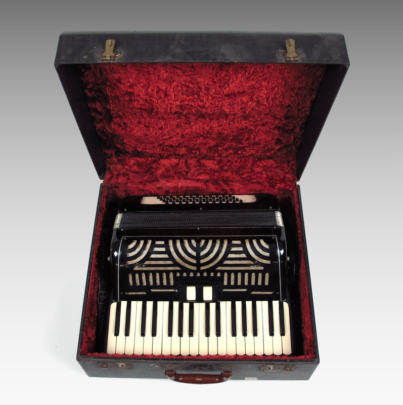 ITALIAN ACCORDION WITH CASE: Black