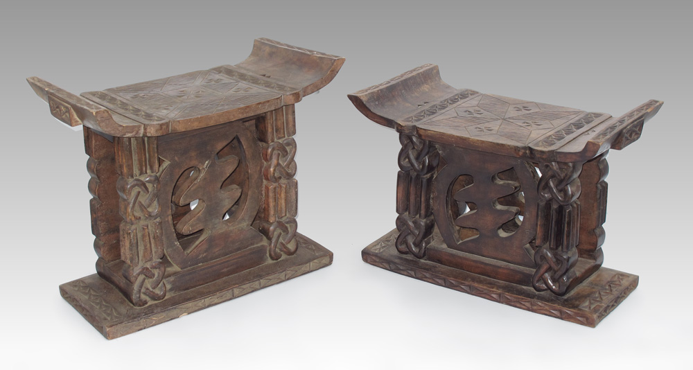 PAIR OF CARVED AFRICAN ASHANTI