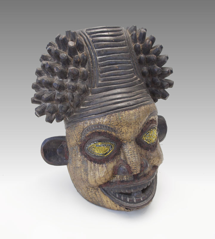 CARVED AFRICAN BAMILEKE MASK WITH 14920f