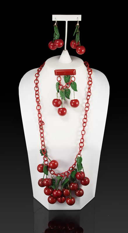 BAKELITE RED CHERRY NECKLACE PIN 149222