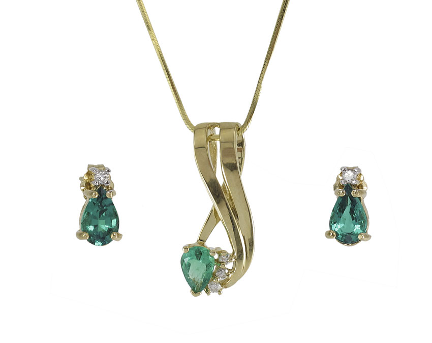 EMERALD & DIAMOND NECKLACE WITH EARRINGS: