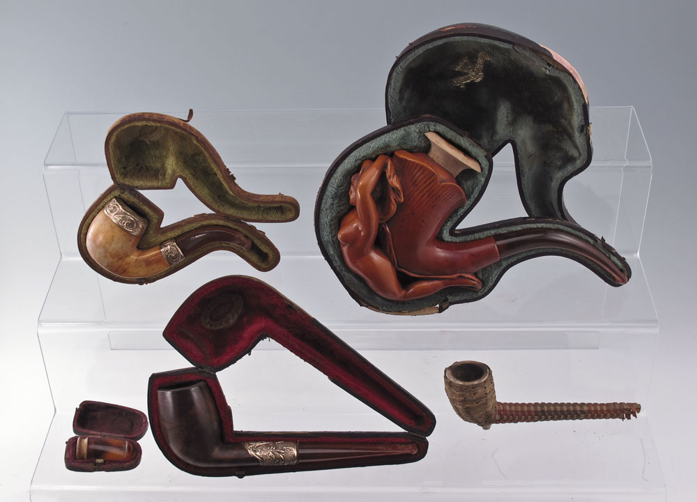 5 PIECE COLLECTION OF PIPES & TOBACCIANA: