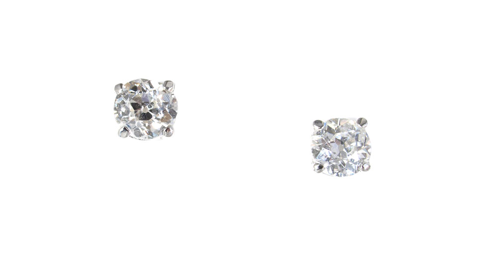 PLATINUM DIAMOND STUD EARRINGS  14944d