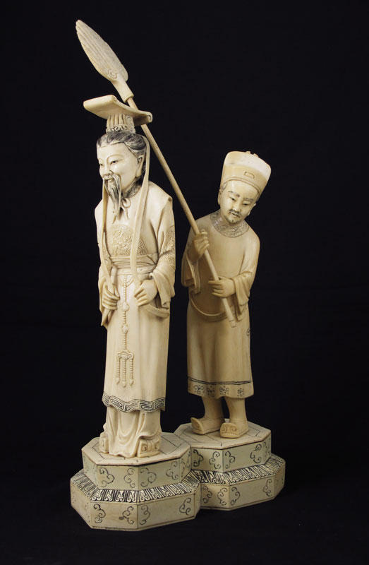 CARVED IVORY ROYAL GENTLEMAN WITH 1494b1
