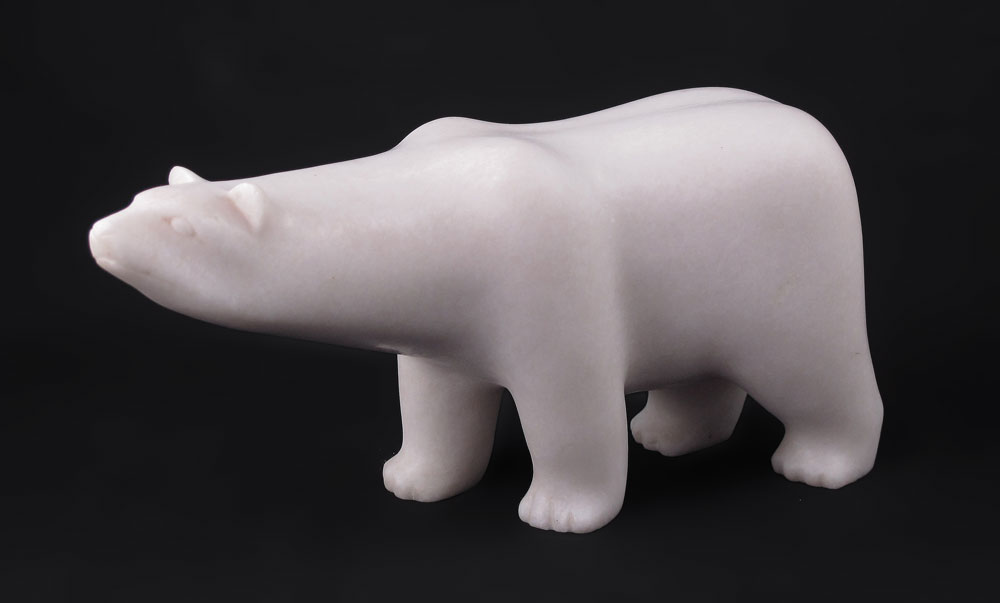 CARVED MARBLE POLAR BEAR 5 1 2 h  14954b