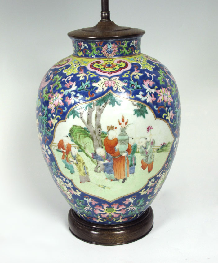 CHINESE POLYCHROME PORCELAIN TABLE 1495ba