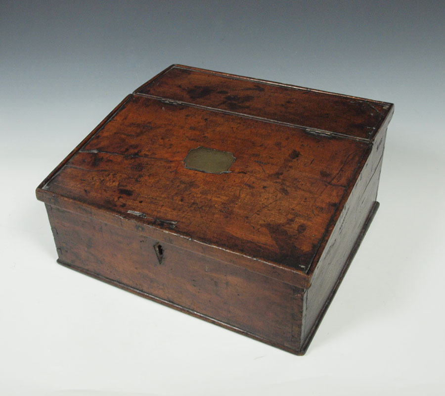 18TH C PORTABLE SLANT FRONT WRITING