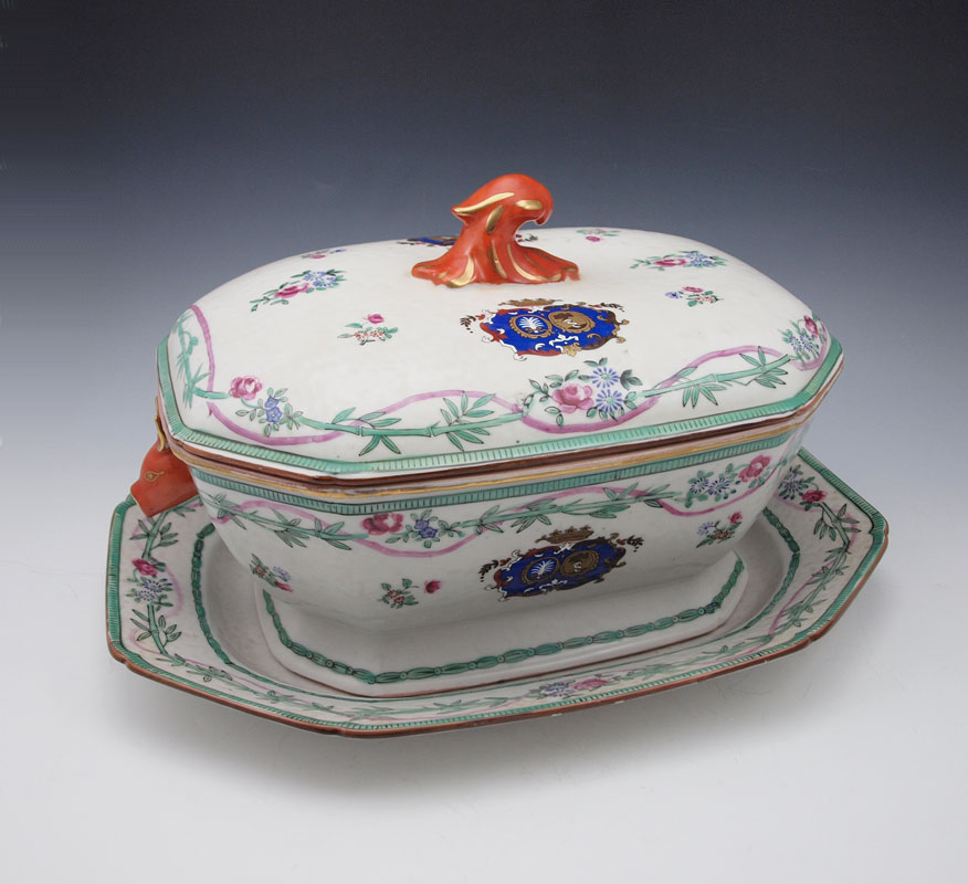 ARMORIAL DECORATED COVERED TUREEN