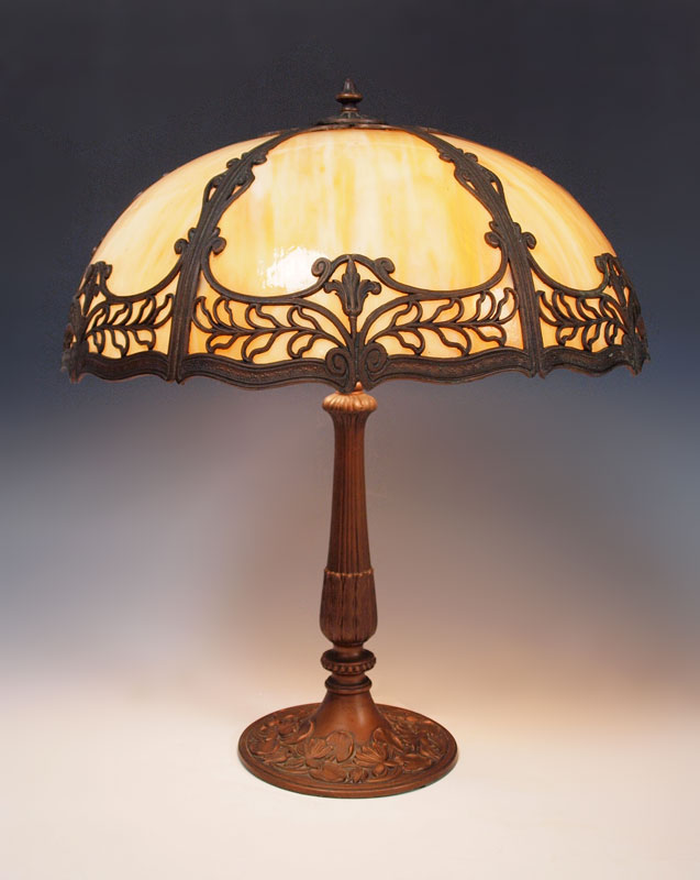 VINTAGE SLAG GLASS TABLE LAMP  1496b3