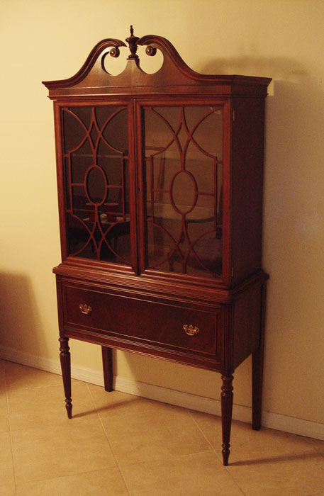 MAHOGANY CHINA CABINET: Broken