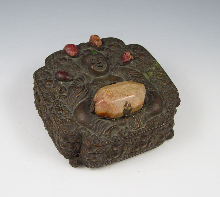 CHINESE BRONZE BUDDHA STONE INLAY 149733