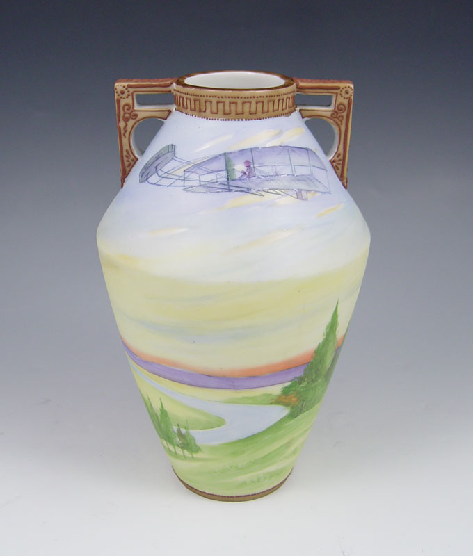 NIPPON HAND PAINTED VASE: Depicting