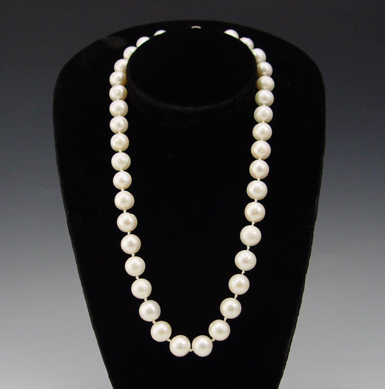 10MM PEARL STRAND NECKLACE Stand 149756