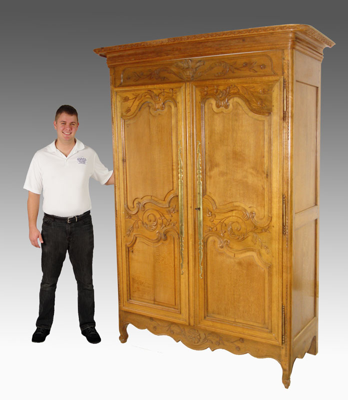 EARLY 19TH C COUNTRY FRENCH ARMOIRE  147339