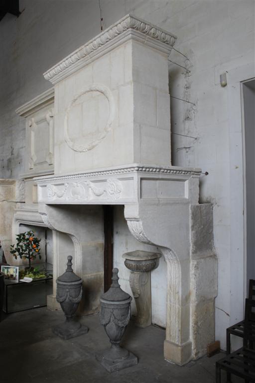 FRENCH LATE RENAISSANCE STYLE LIMESTONE 147332