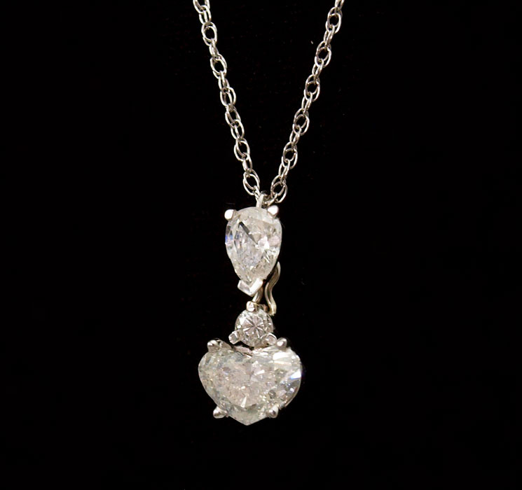 14K THREE STONE DIAMOND PENDANT: