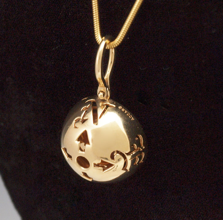 14K COMPASS PENDANT AND CHAIN: