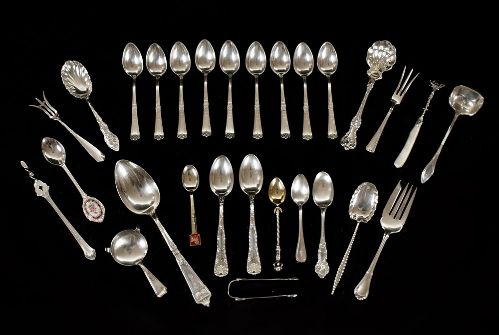 28 PIECE ESTATE STERLING FLATWARE: Approx.