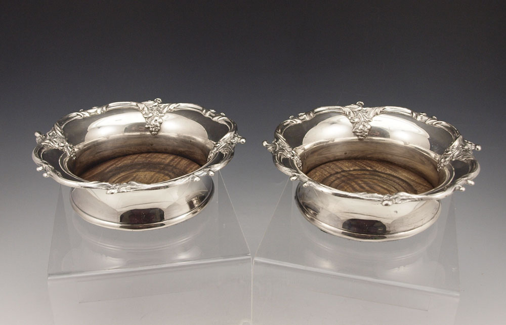 2 SILVER WINE COASTERS Pair matching 1474ee