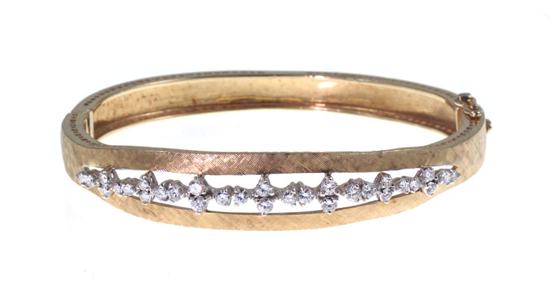 14 KT DIAMOND BANGLE BRACELET  14753d