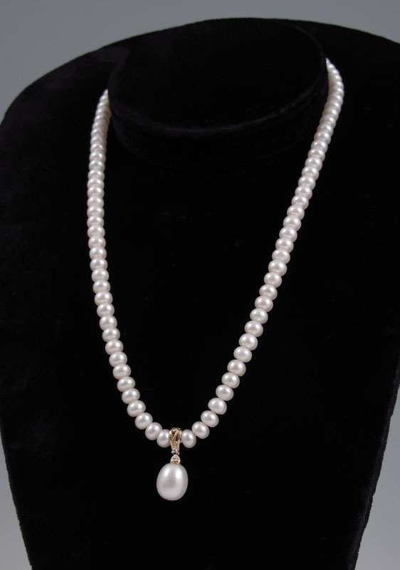 STRAND OF 5.50 MM CULTURED PEARLS