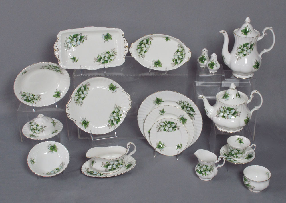 ROYAL ALBERT FINE CHINA FOR 10 IN THE