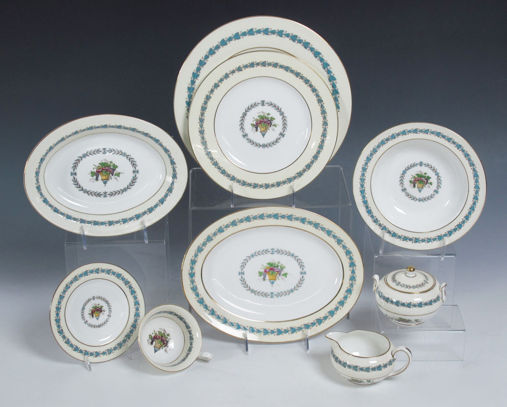 WEDGWOOD FINE CHINA SERVICE IN 1477d9