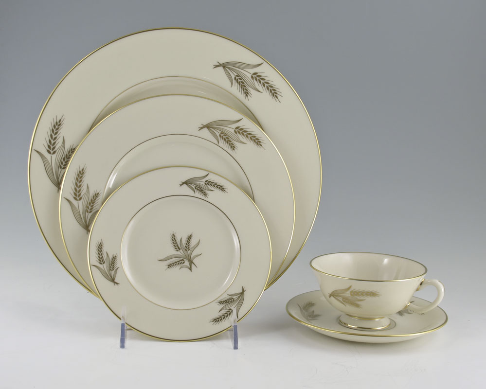 LENOX FINE CHINA IN THE HARVEST PATTERN: