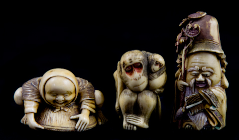 THREE JAPANESE NETSUKE the first 14787a