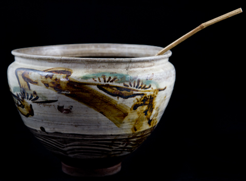 JAPANESE E-SHINO BOWL AND BAMBOO LADLE