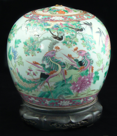 CHINESE FAMILLE ROSE OVOID JAR 1478e4