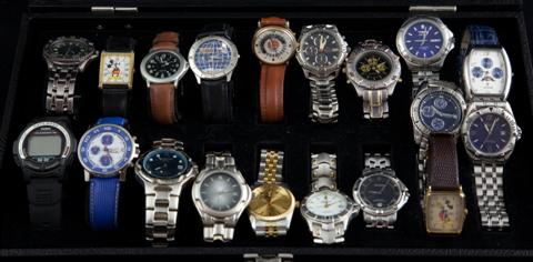 NINETEEN GENTLEMAN'S WATCHES including