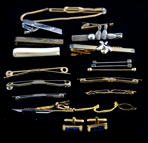 GROUP OF GENTLEMAN'S TIE TACKS