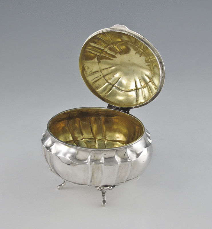 GERMAN 800 SILVER HINGED LID BOX: