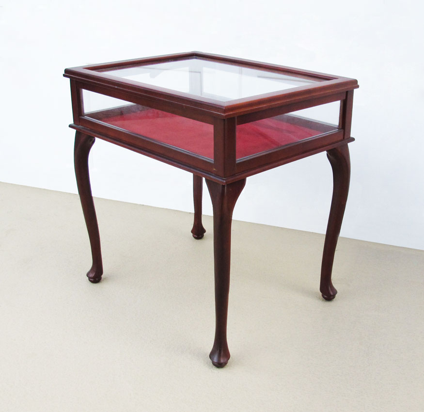 LIFT TOP GLASS DISPLAY TABLE: Glass