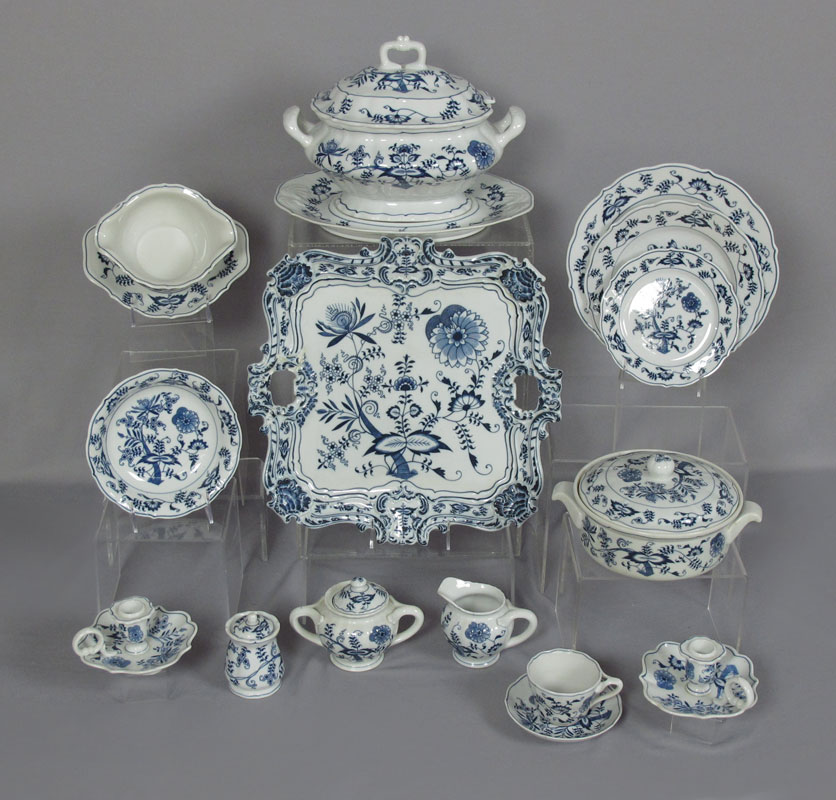 BLUE DANUBE CHINA Approx 65 pieces 147ebd
