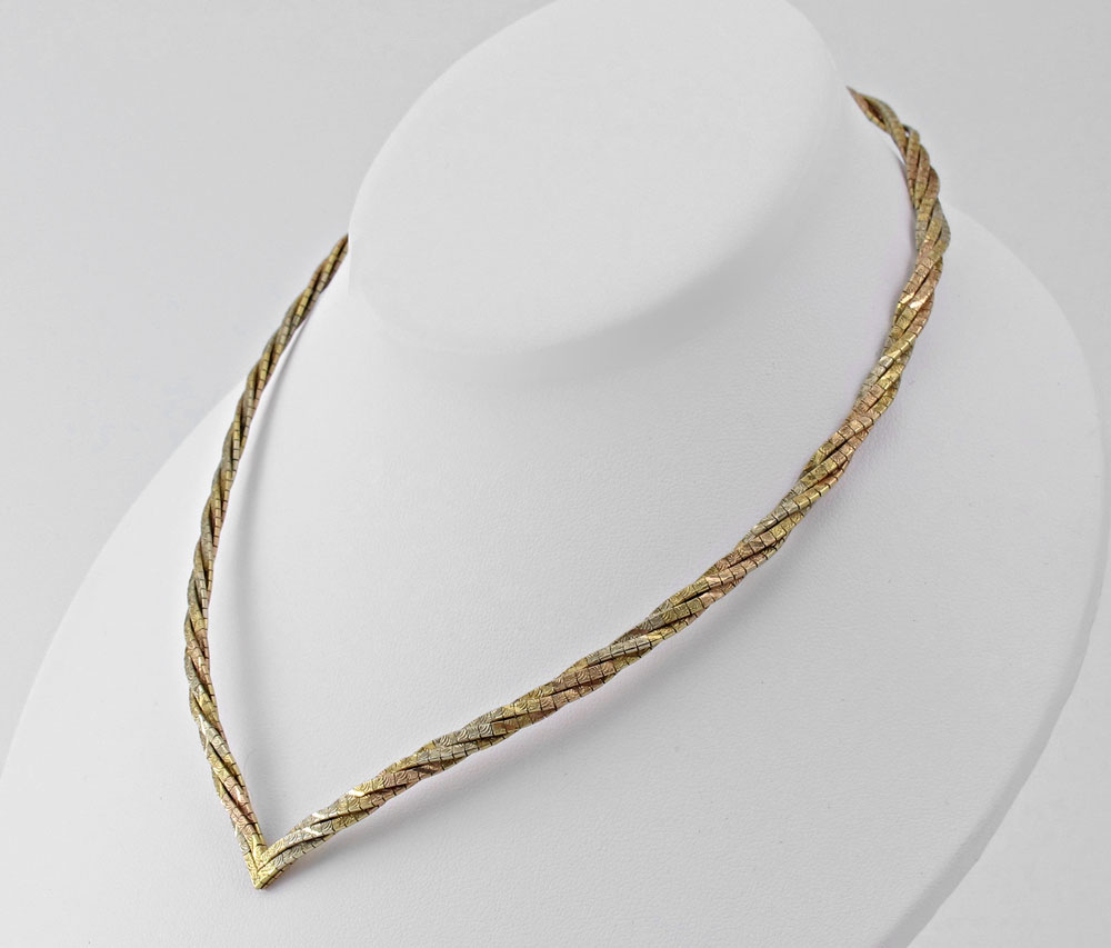 TWO TONED 18K GOLD NECKLACE: 18K yellow