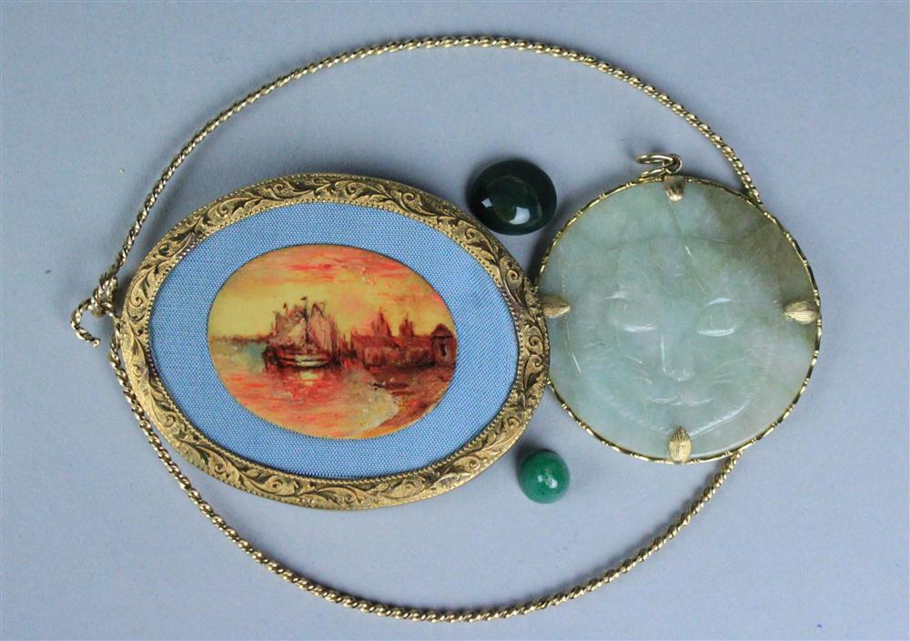 GOLD MOUNTED CIRCULAR JADE PENDANT 147ff8