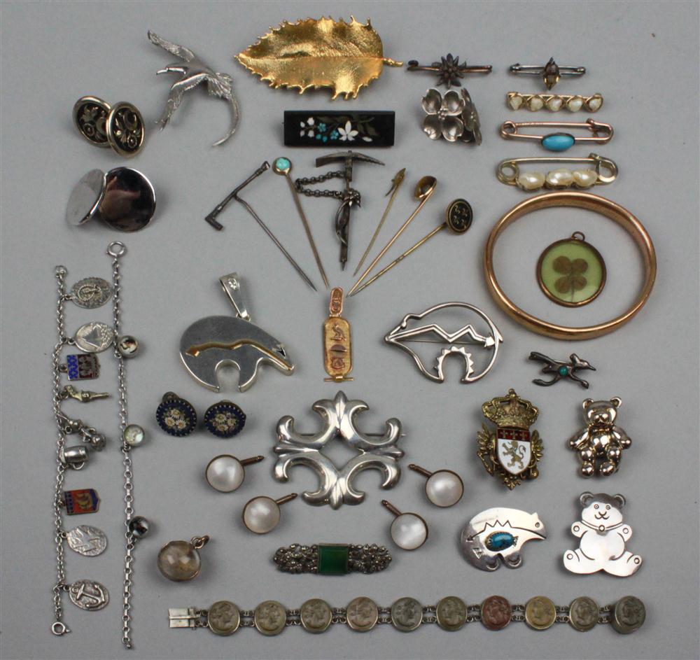 COLLECTION OF JEWELRY including 147ffb