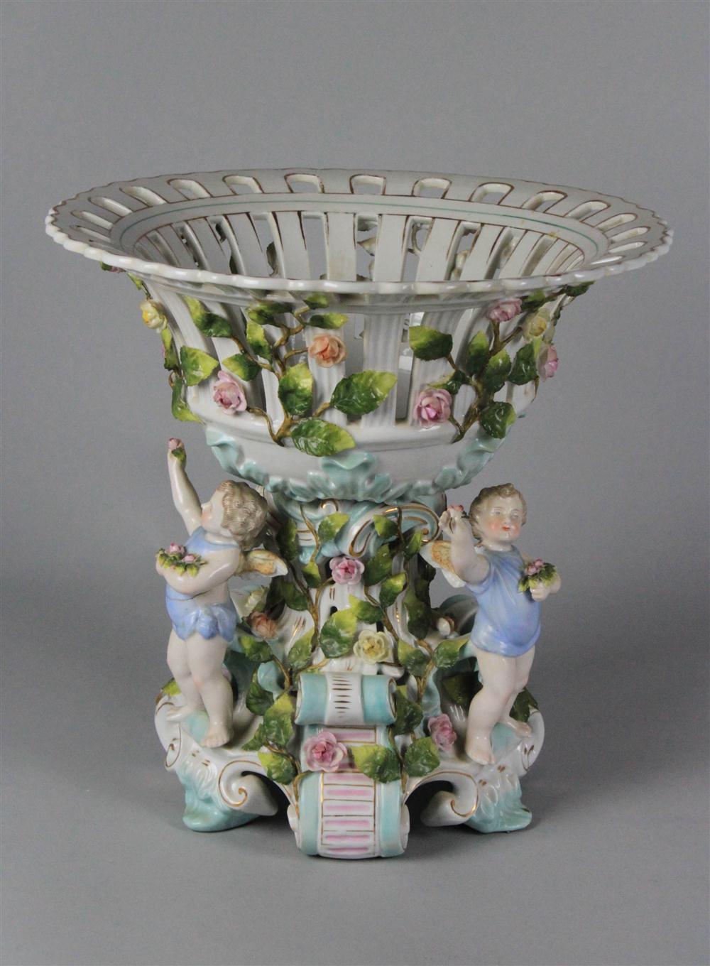 SITZENDORF PORCELAIN CENTERPIECE