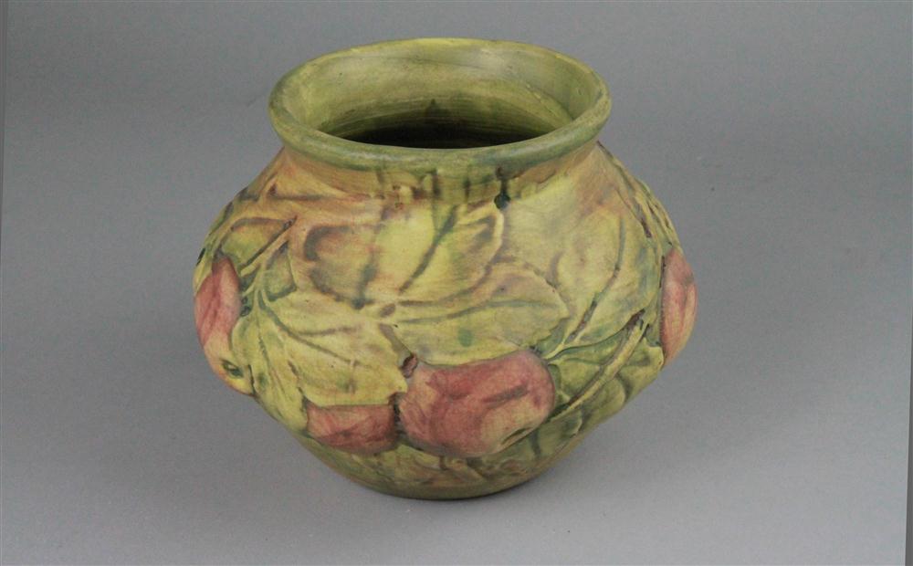 WELLER BALDIN PATTERN POTTERY VASE 148032