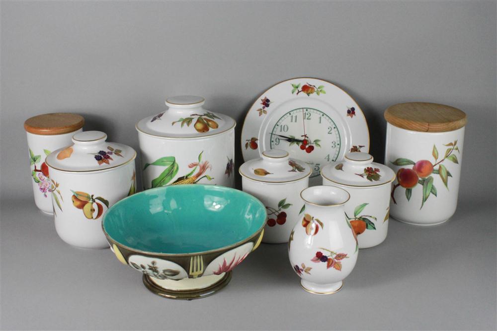 EIGHT ROYAL WORCESTER EVESHAM  148037