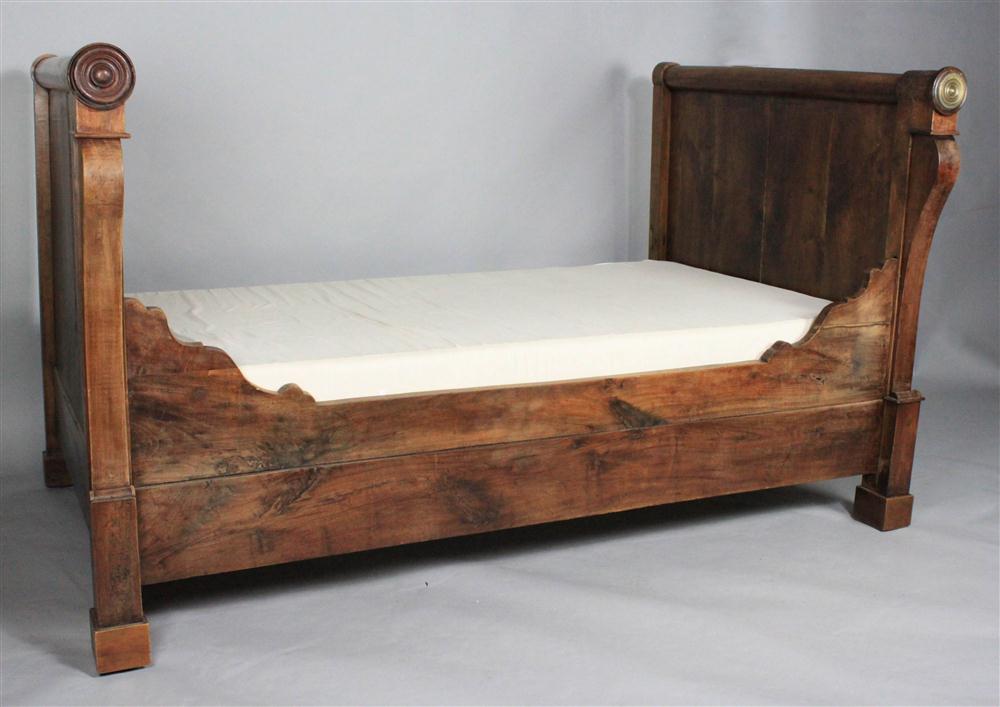 FRENCH EMPIRE MAHOGANY DAYBED circa