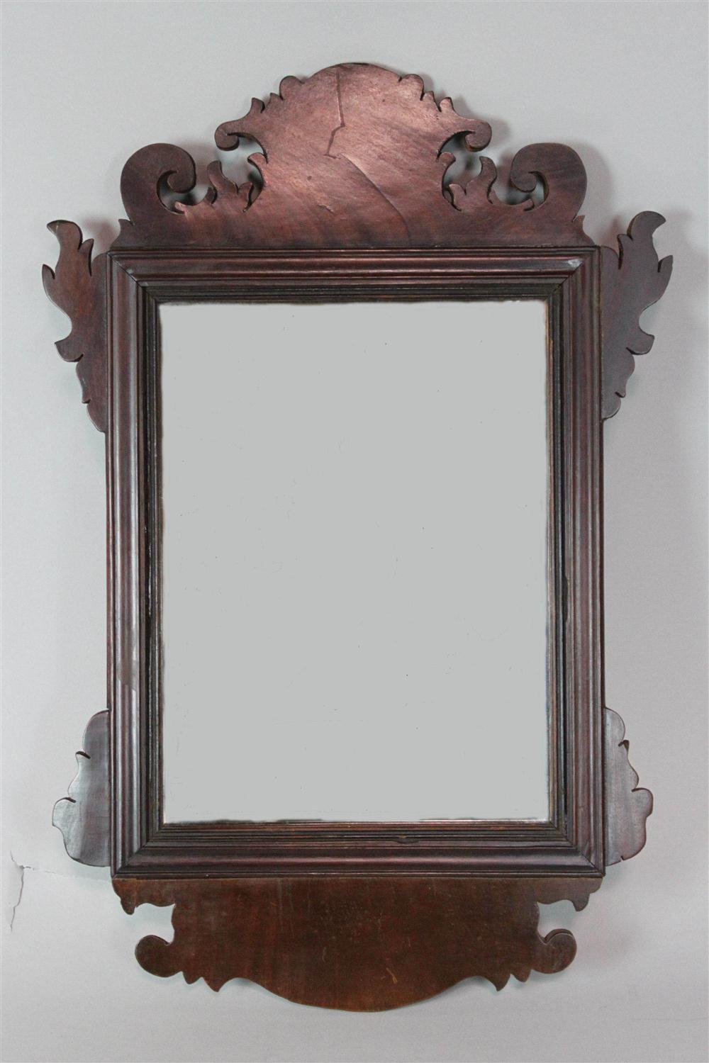 ANTIQUE CHIPPENDALE STYLE MAHOGANY 148049
