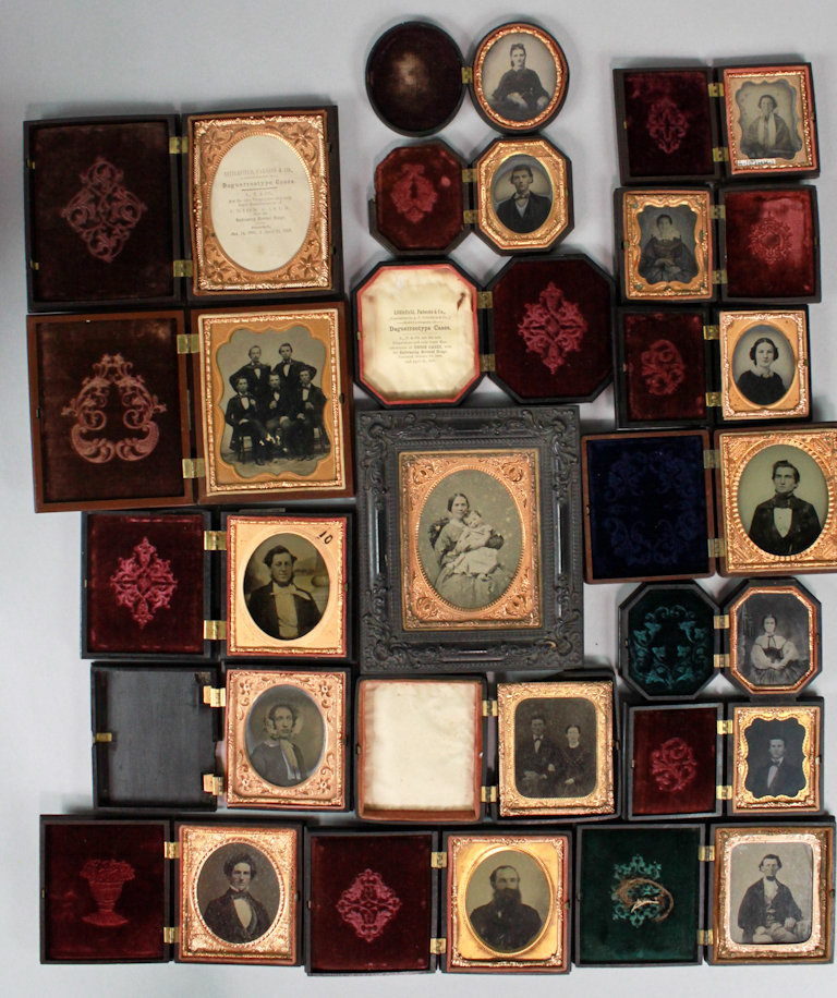 GROUP OF EIGHTEEN AMBROTYPE THERMOPLASTIC 148105