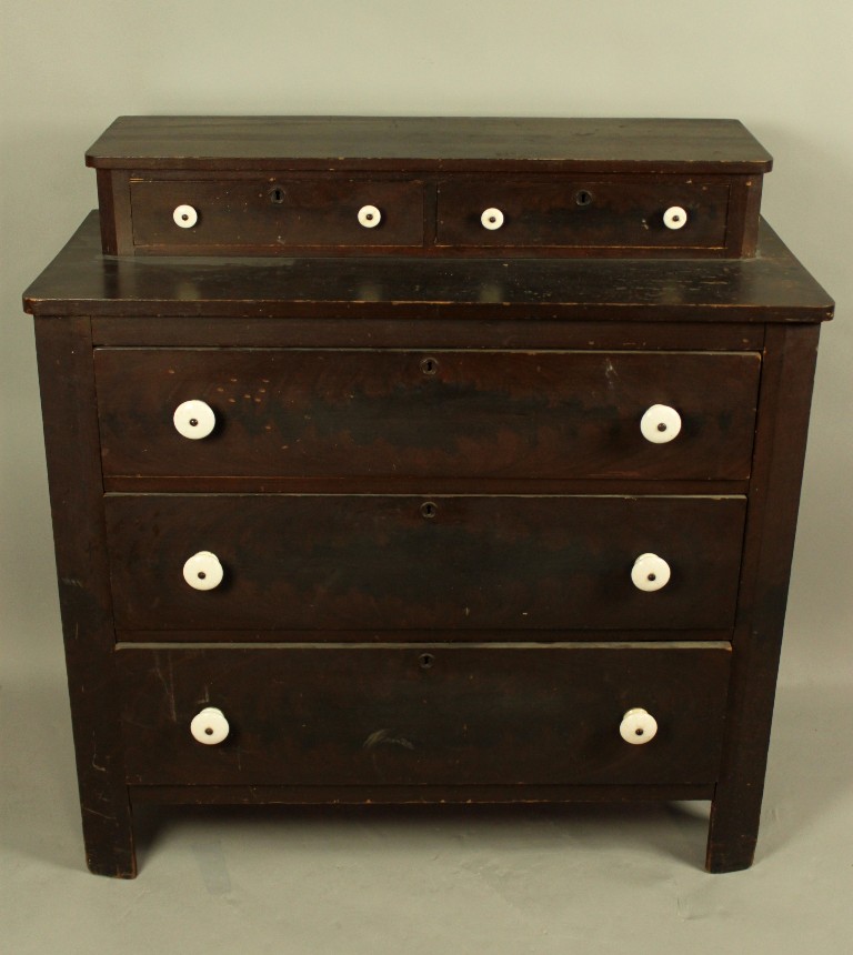 AMERICAN FAUX GRAINED CHEST OF 148119