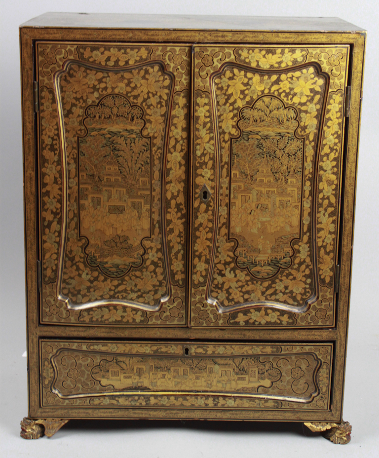 CHINESE EXPORT GILT DECORATED BLACK 14816a