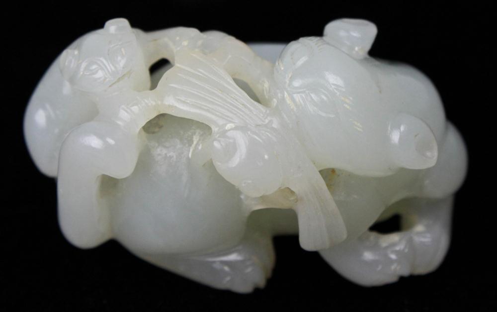 CHINESE WHITE JADE CARVING OF A 148199